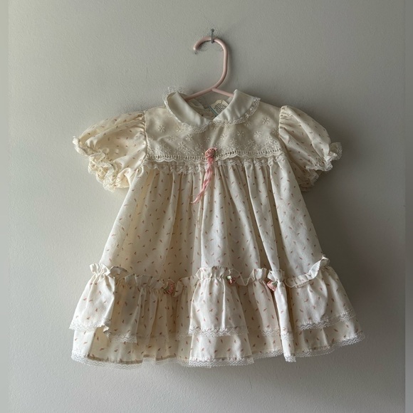 Vintage baby girls floral dress color off white and pink size 18M‎ - Picture 1 of 6